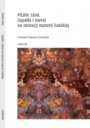 Zapałki i metal na imitacji materii ludzkiej